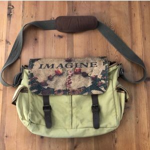 Imagine Studio Manhattan Canvas Messenger Bag